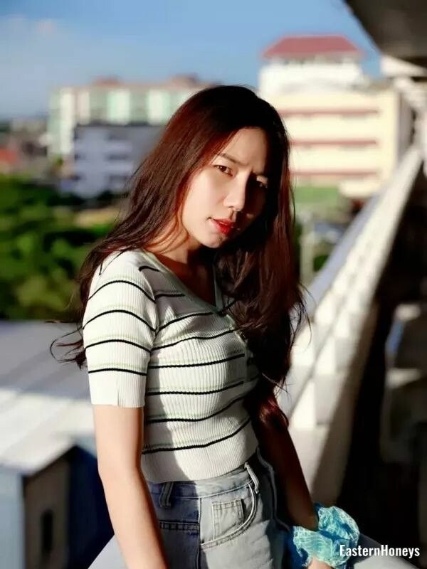Varatchaya Profile image 3