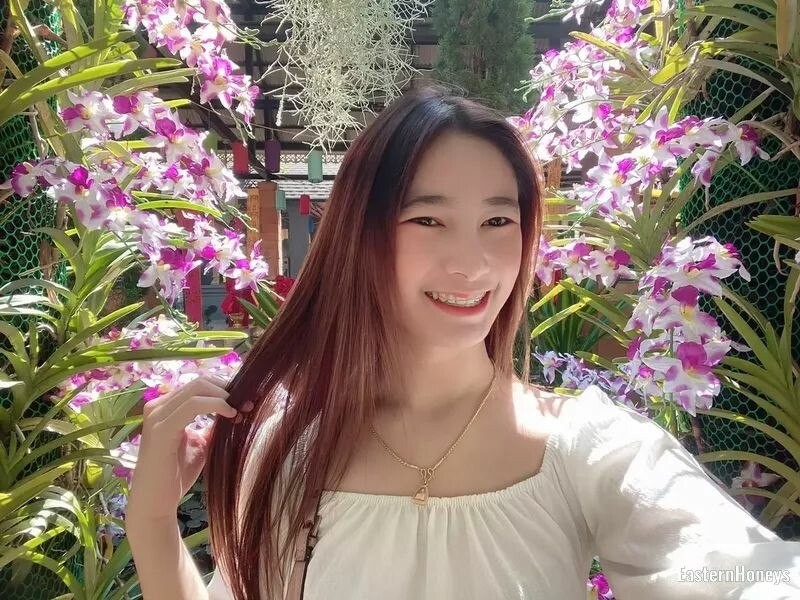 Mia Profile image 2
