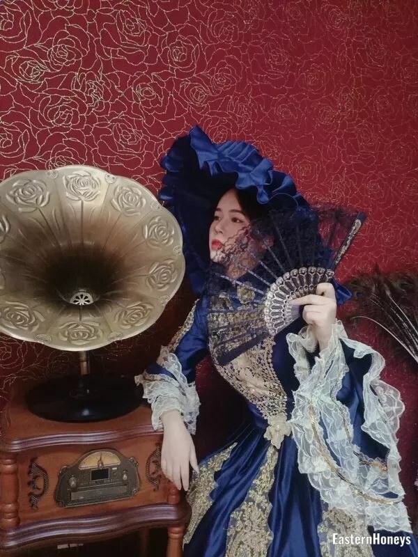 Yuwei Profile image 2