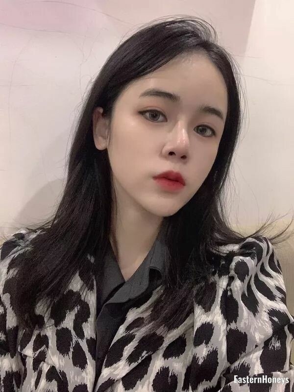 Yuwei Profile image 3