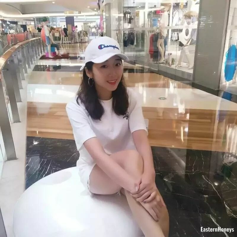 Li Juan Profile image 2