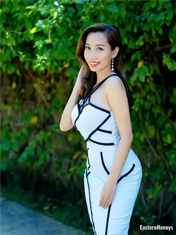 Alice Profile image 3
