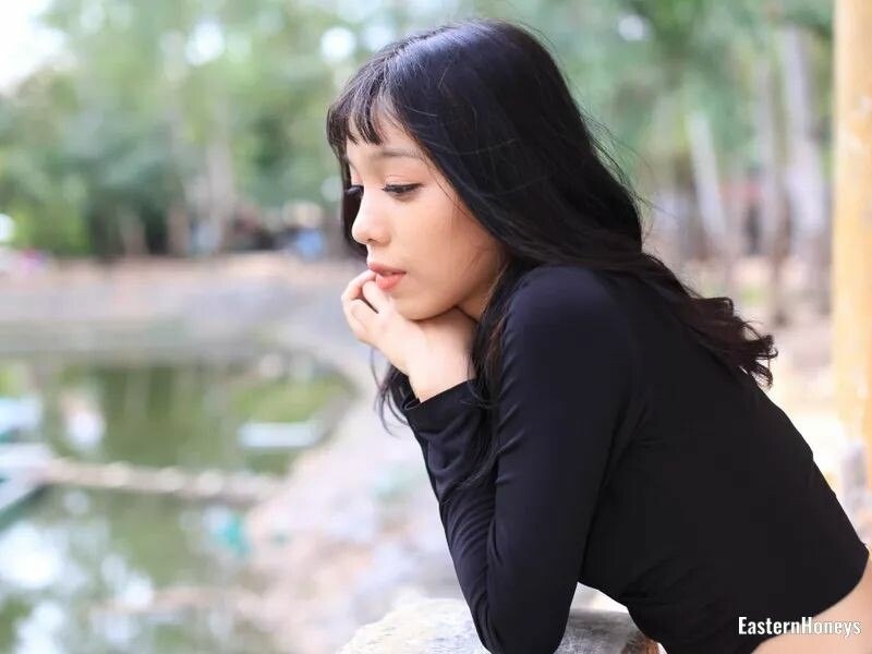 Hitomi Profile image 2