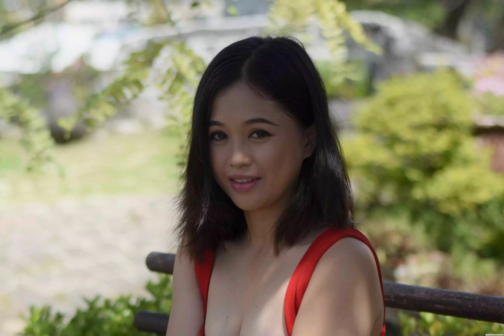 Elina Profile image 3