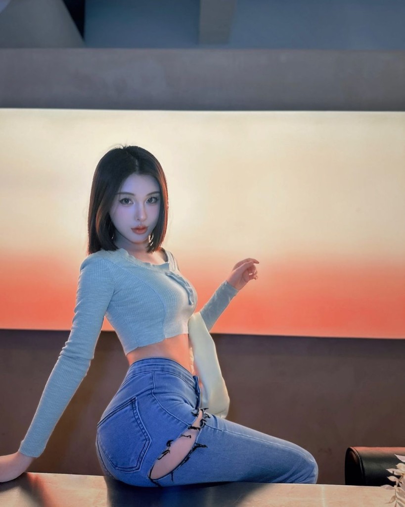 Yuxuan Profile image 5