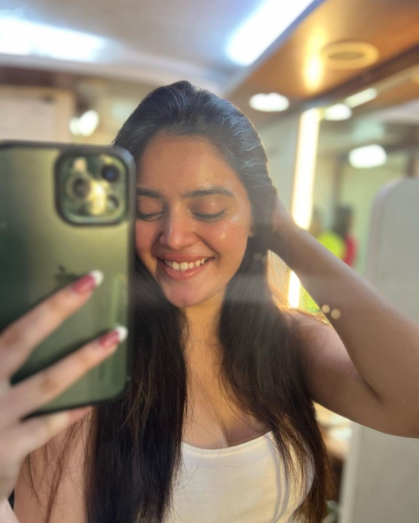 Anika Profile image 2