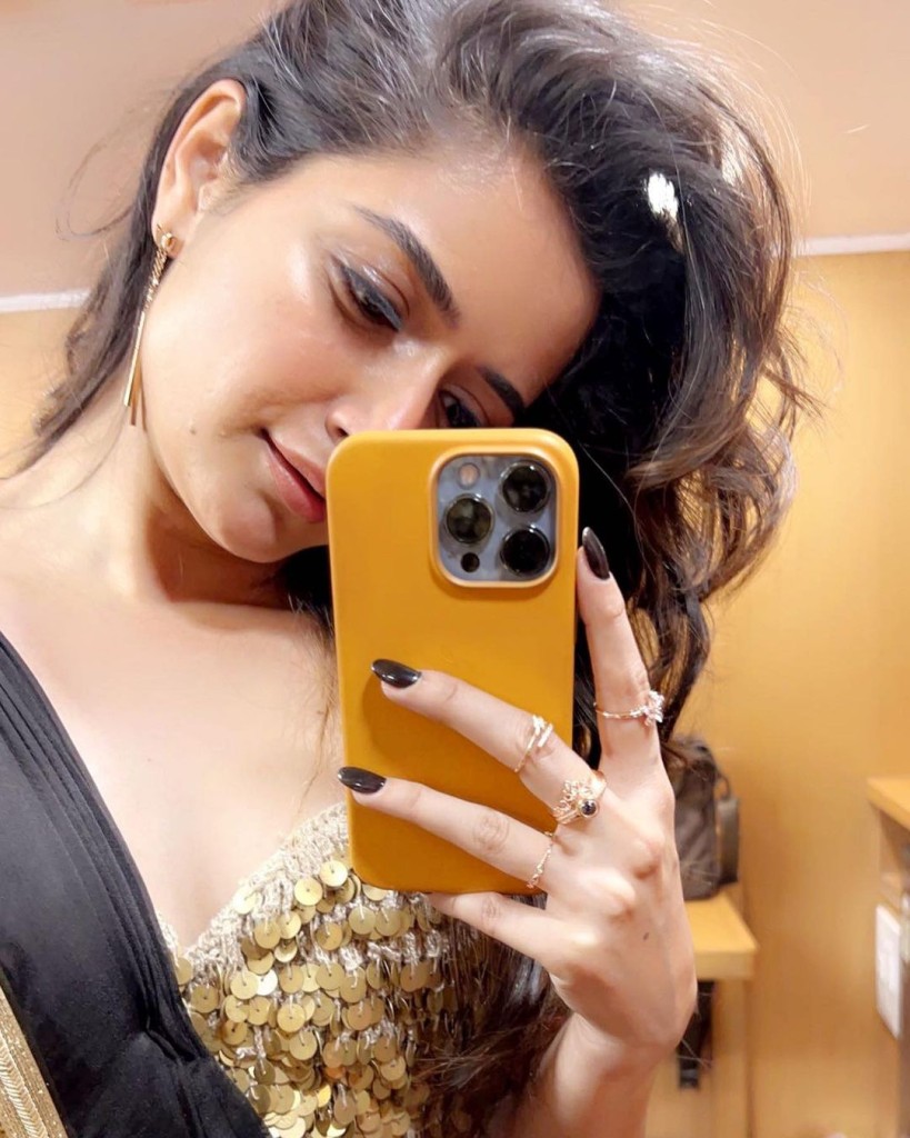 Aakriti Profile image 3