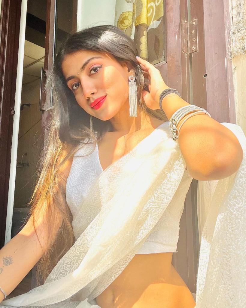 Riya Profile image 3
