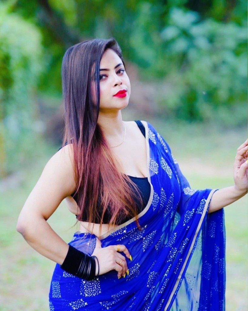 Meera Profile image 2